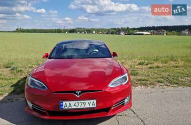 Лифтбек Tesla Model S 2017 в Киеве