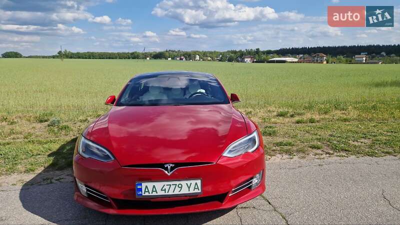Лифтбек Tesla Model S 2017 в 