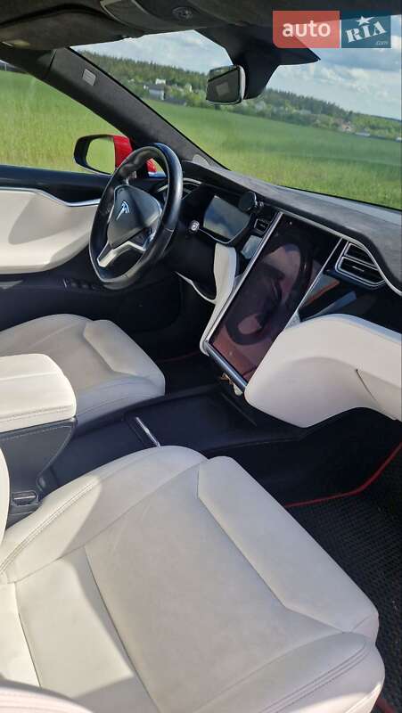 Ліфтбек Tesla Model S 2017 в Києві