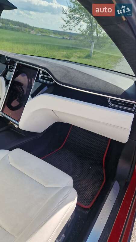 Ліфтбек Tesla Model S 2017 в Києві
