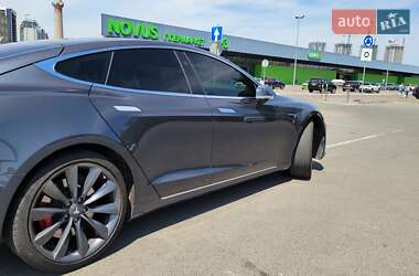 Ліфтбек Tesla Model S 2017 в Києві