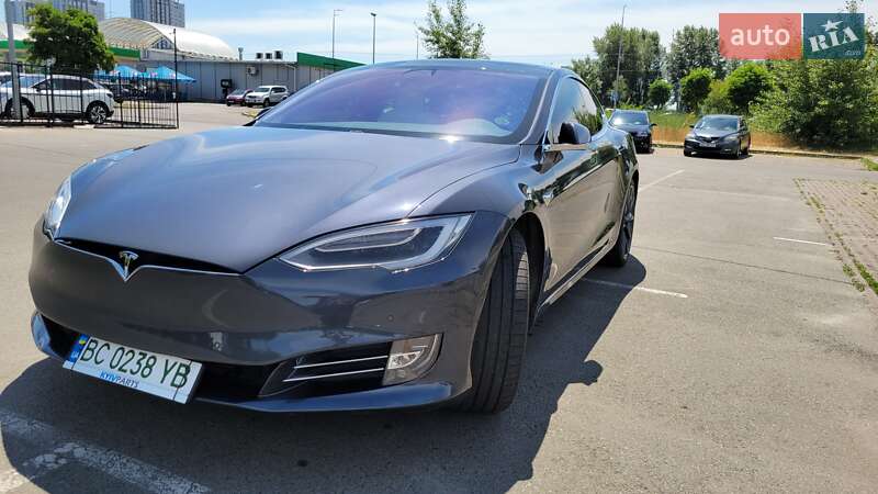 Лифтбек Tesla Model S 2017 в Киеве фото 16 Лифтбек Tesla Model S 2017 в Киеве