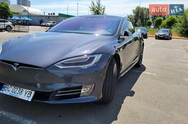 Лифтбек Tesla Model S 2017 в 