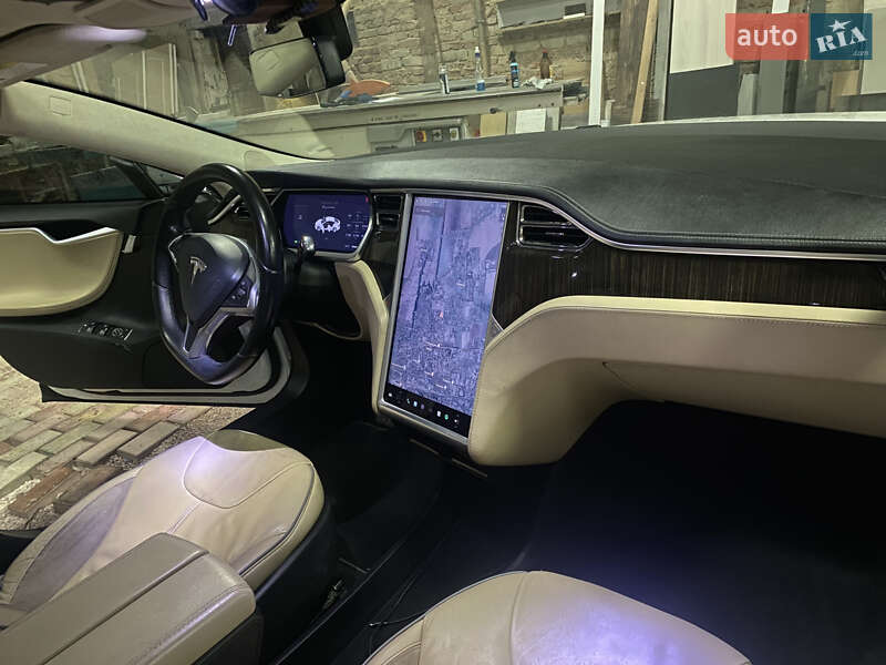Ліфтбек Tesla Model S 2012 в Овручі