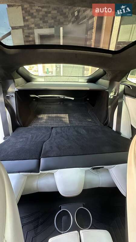 Лифтбек Tesla Model S 2017 в Киеве фото 3 Лифтбек Tesla Model S 2017 в Киеве