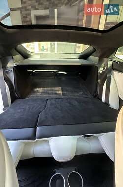Лифтбек Tesla Model S 2017 в 