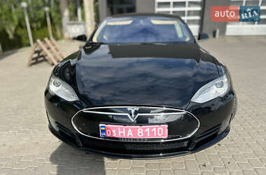 Лифтбек Tesla Model S 2015 в 