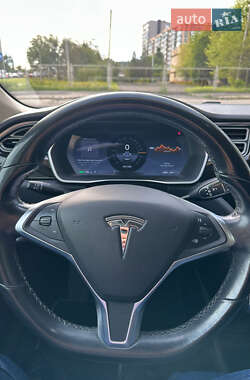 Лифтбек Tesla Model S 2015 в 