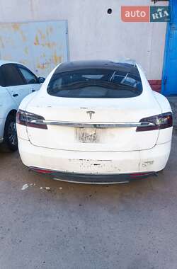 Лифтбек Tesla Model S 2014 в 