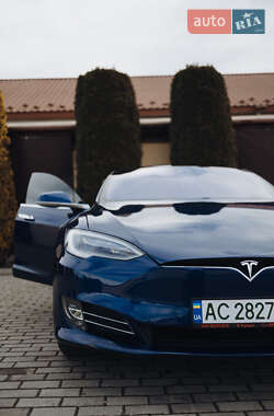 Лифтбек Tesla Model S 2017 в 