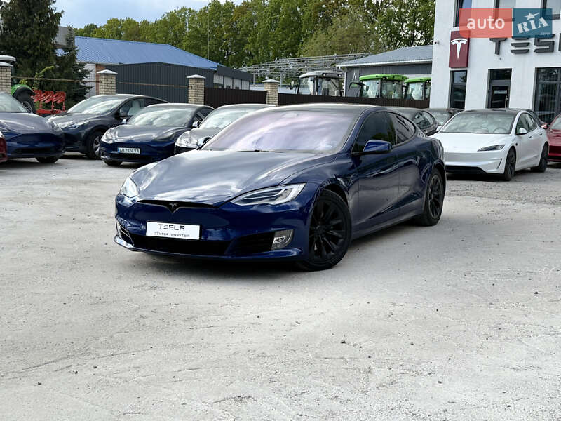 Лифтбек Tesla Model S 2019 в Виннице