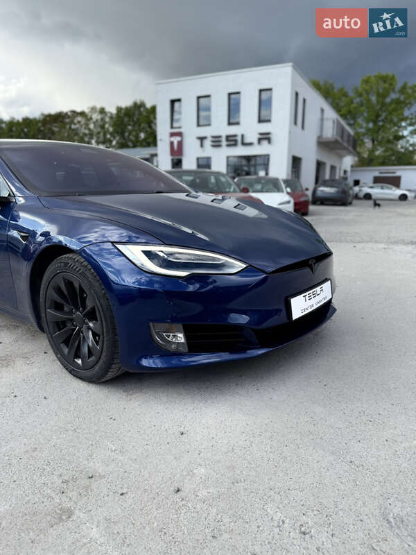 Лифтбек Tesla Model S 2019 в Виннице