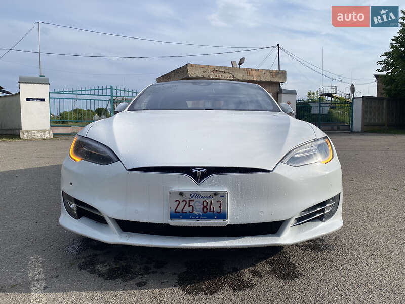 Ліфтбек Tesla Model S 2016 в 