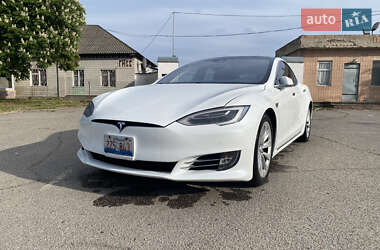 Ліфтбек Tesla Model S 2016 в 