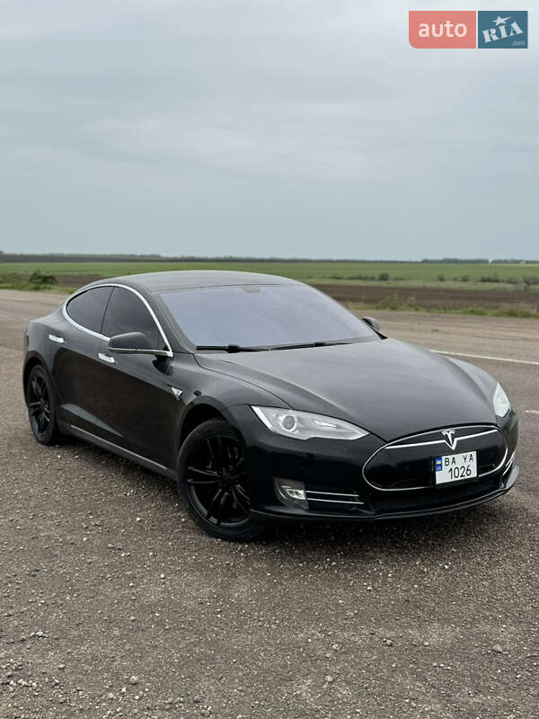 Ліфтбек Tesla Model S 2014 в Миколаєві