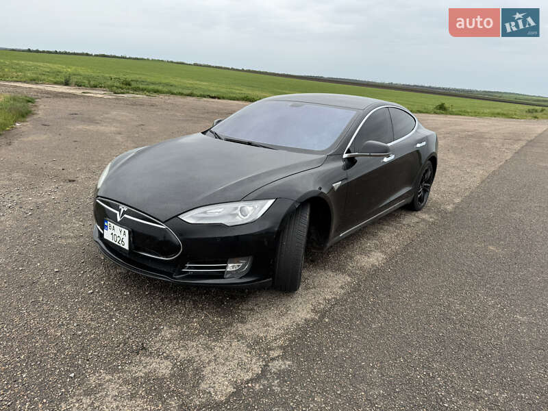 Ліфтбек Tesla Model S 2014 в Миколаєві