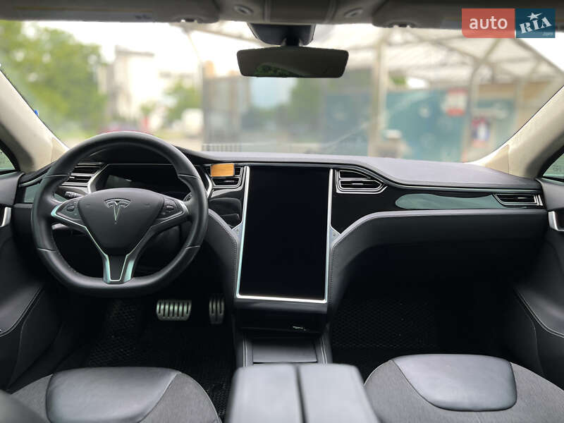 Лифтбек Tesla Model S 2014 в Ивано-Франковске