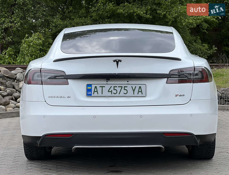 Лифтбек Tesla Model S 2014 в Ивано-Франковске