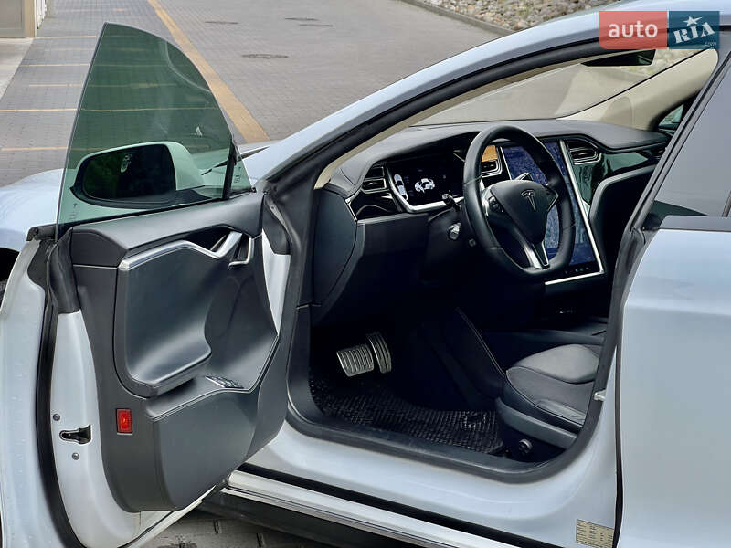 Лифтбек Tesla Model S 2014 в Ивано-Франковске