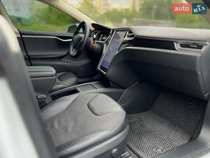 Лифтбек Tesla Model S 2014 в Ивано-Франковске