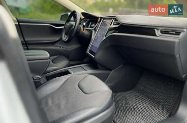 Лифтбек Tesla Model S 2014 в 