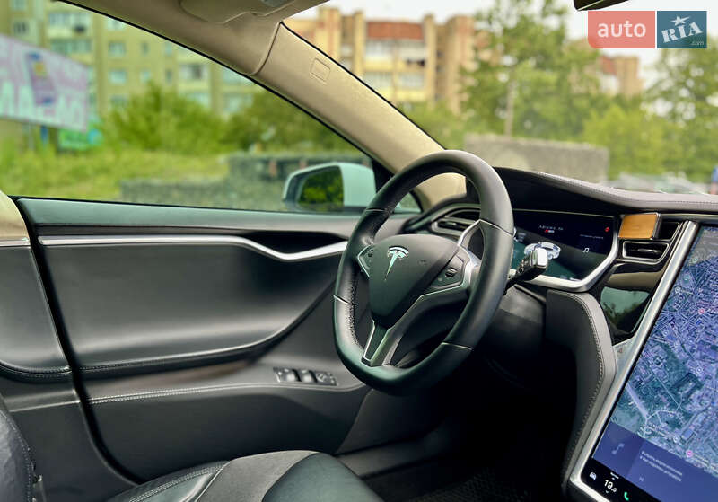 Лифтбек Tesla Model S 2014 в Ивано-Франковске