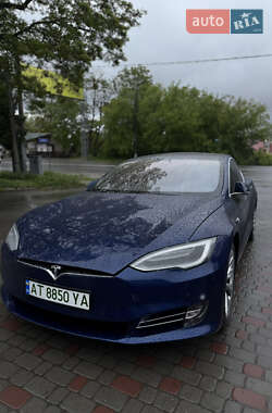 Лифтбек Tesla Model S 2017 в 