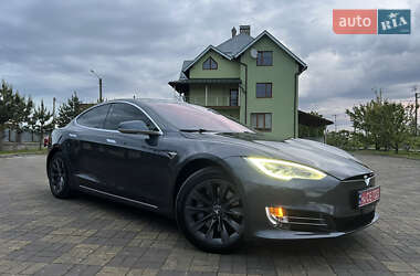 Лифтбек Tesla Model S 2018 в Самборе