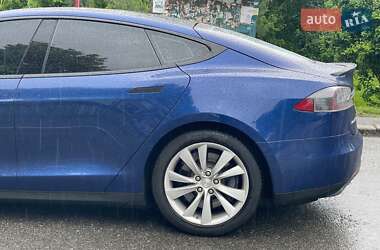 Ліфтбек Tesla Model S 2015 в 