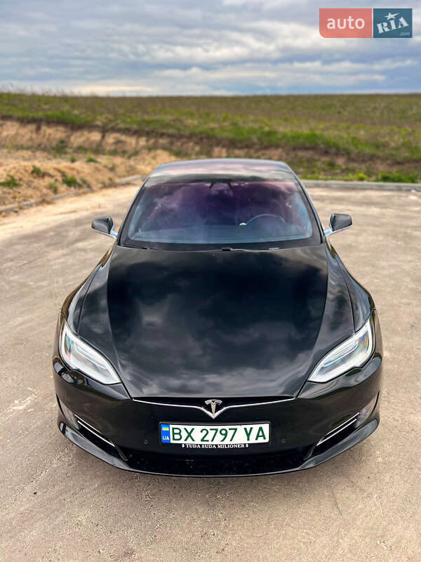 Лифтбек Tesla Model S 2017 в Ровно