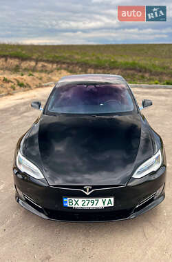 Лифтбек Tesla Model S 2017 в 