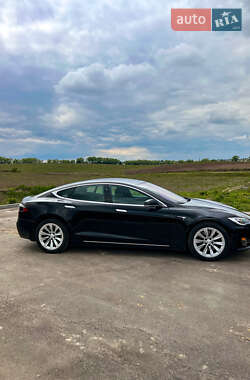 Лифтбек Tesla Model S 2017 в 