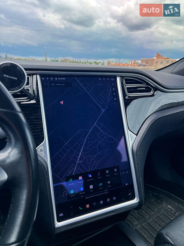 Лифтбек Tesla Model S 2017 в Ровно