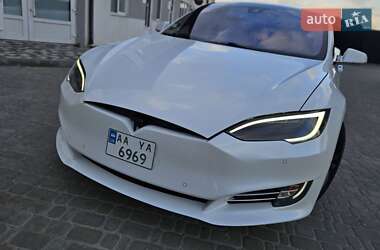 Лифтбек Tesla Model S 2014 в 