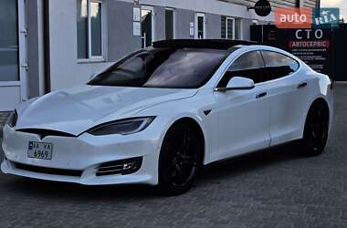 Лифтбек Tesla Model S 2014 в 