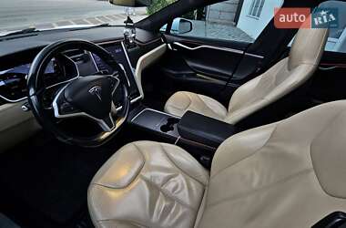 Лифтбек Tesla Model S 2014 в 
