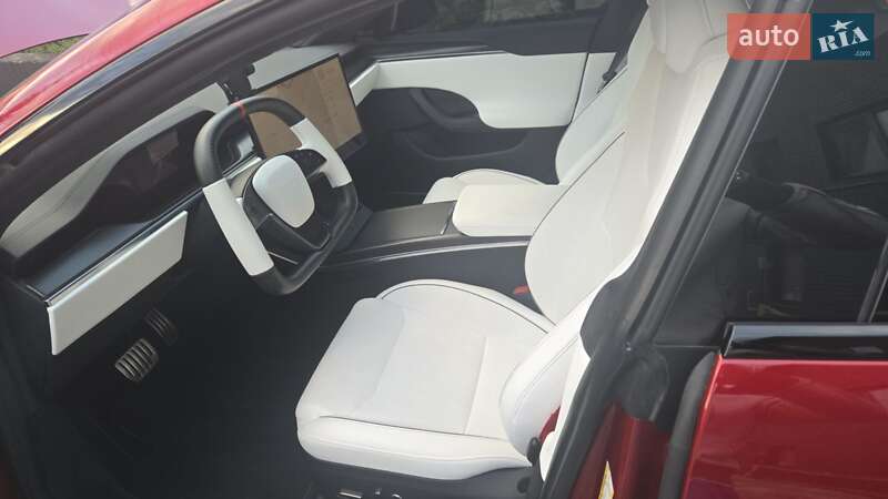 Лифтбек Tesla Model S 2023 в Киеве