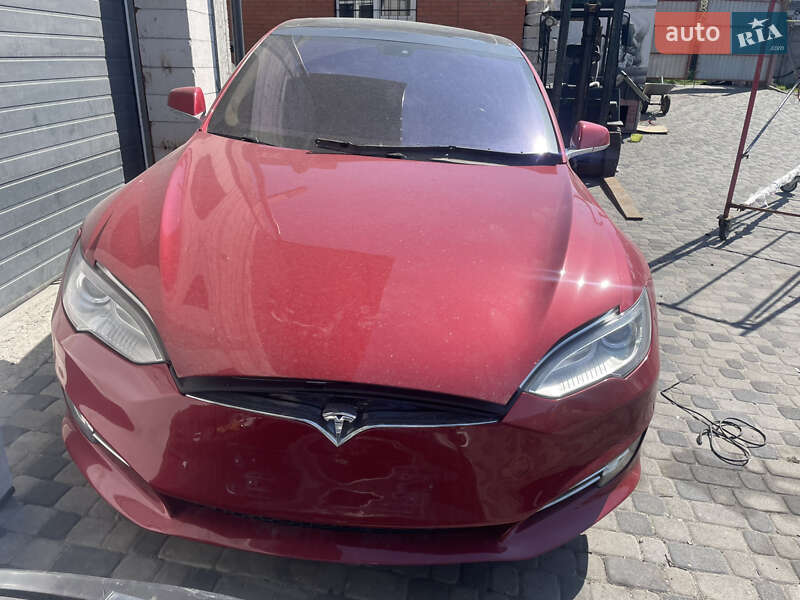 Tesla Model S 2013