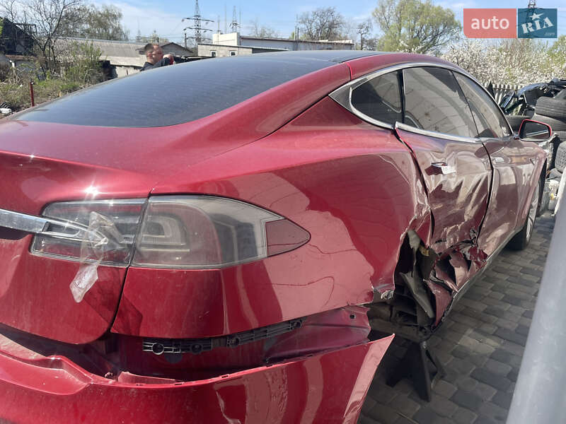 Ліфтбек Tesla Model S 2013 в Дніпрі фото 4 Ліфтбек Tesla Model S 2013 в Дніпрі