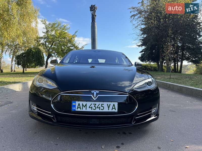 Лифтбек Tesla Model S 2015 в Житомире фото 4 Лифтбек Tesla Model S 2015 в Житомире