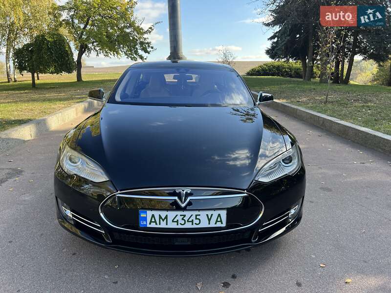 Лифтбек Tesla Model S 2015 в Житомире фото 5 Лифтбек Tesla Model S 2015 в Житомире