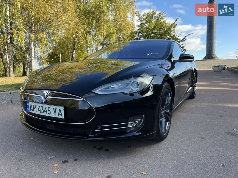 Лифтбек Tesla Model S 2015 в Житомире фото 6 Лифтбек Tesla Model S 2015 в Житомире