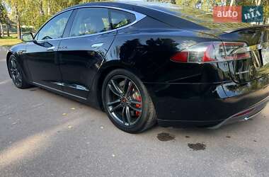 Лифтбек Tesla Model S 2015 в 