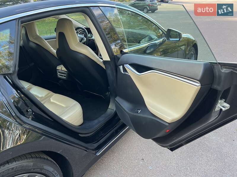 Лифтбек Tesla Model S 2015 в Житомире фото 28 Лифтбек Tesla Model S 2015 в Житомире
