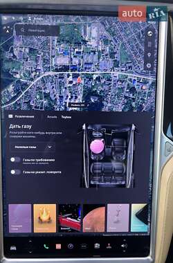 Лифтбек Tesla Model S 2015 в 