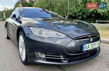 Ліфтбек Tesla Model S 2016 в Києві