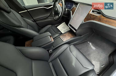 Лифтбек Tesla Model S 2017 в 