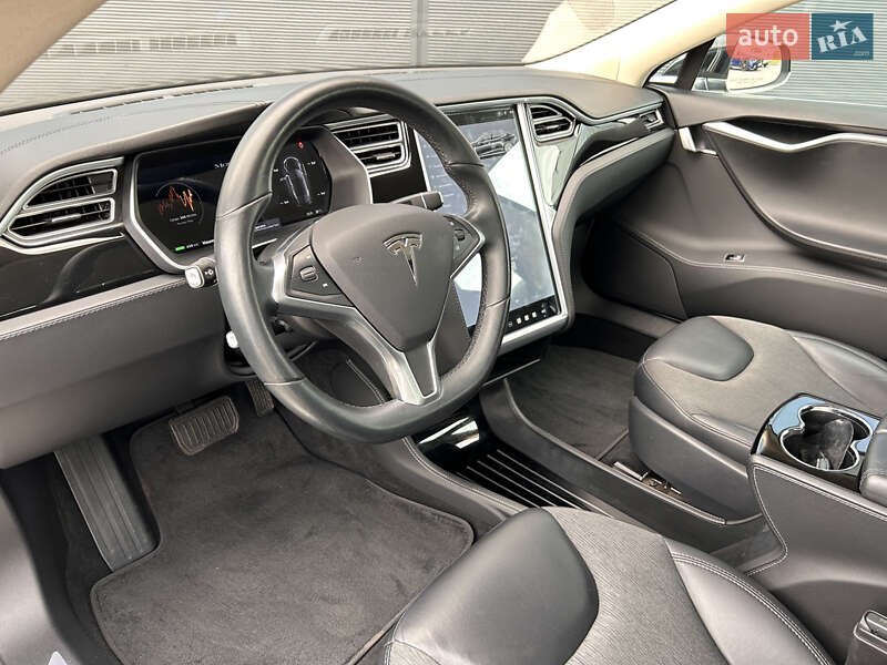 Лифтбек Tesla Model S 2014 в Киеве