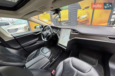 Лифтбек Tesla Model S 2014 в 