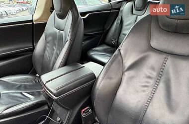 Лифтбек Tesla Model S 2014 в 